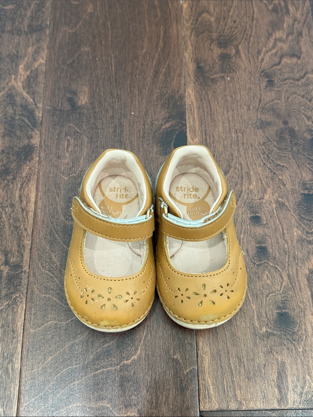Stride Rite Leather Baby Girls Mary Jane’s Shoes Velcro Strap, size 4 Tan - Picture 9 of 9